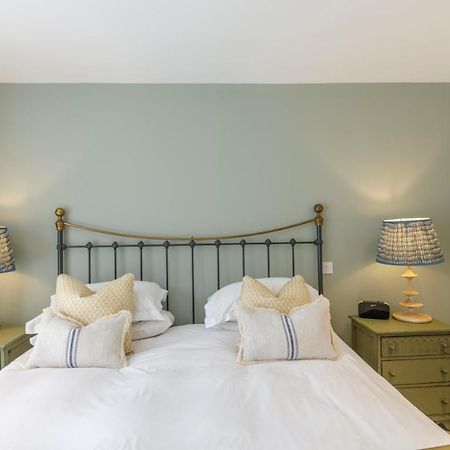 Bed and Breakfast Trewornan Manor Уэйдбридж Экстерьер фото