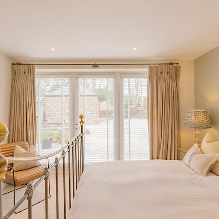 Bed and Breakfast Trewornan Manor Уэйдбридж Экстерьер фото