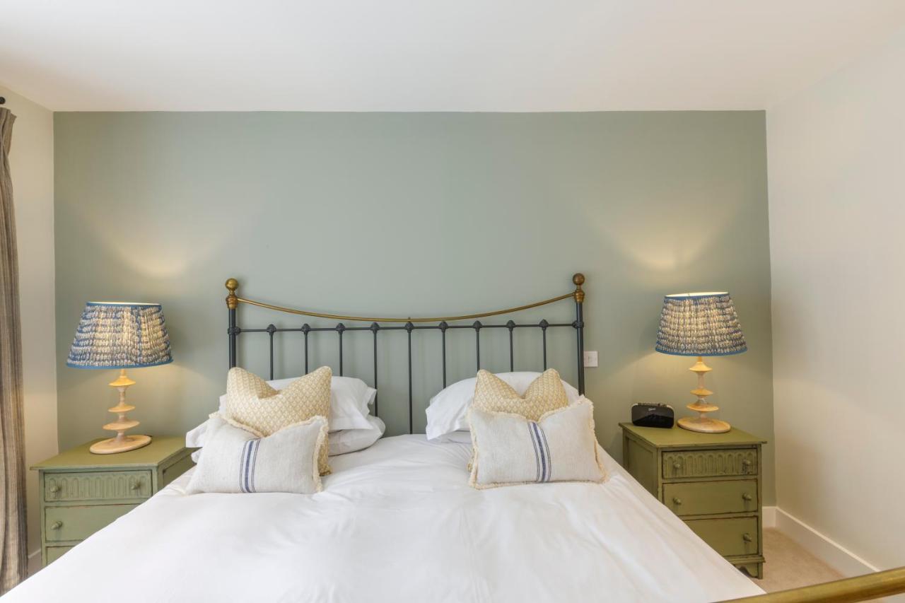 Bed and Breakfast Trewornan Manor Уэйдбридж Экстерьер фото