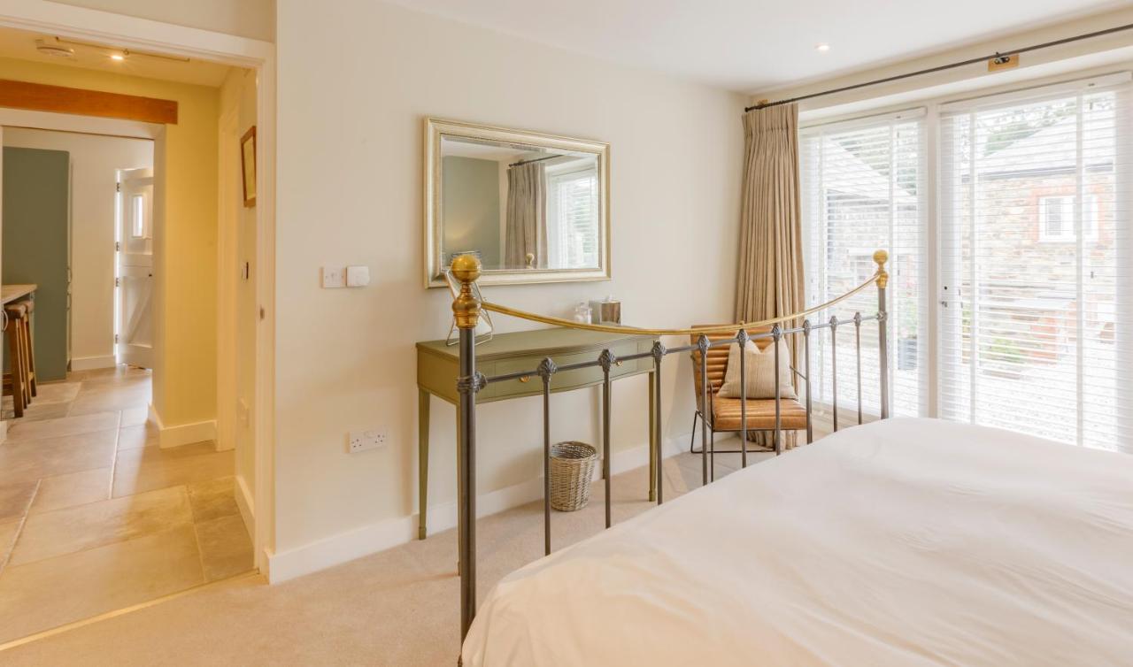 Bed and Breakfast Trewornan Manor Уэйдбридж Экстерьер фото