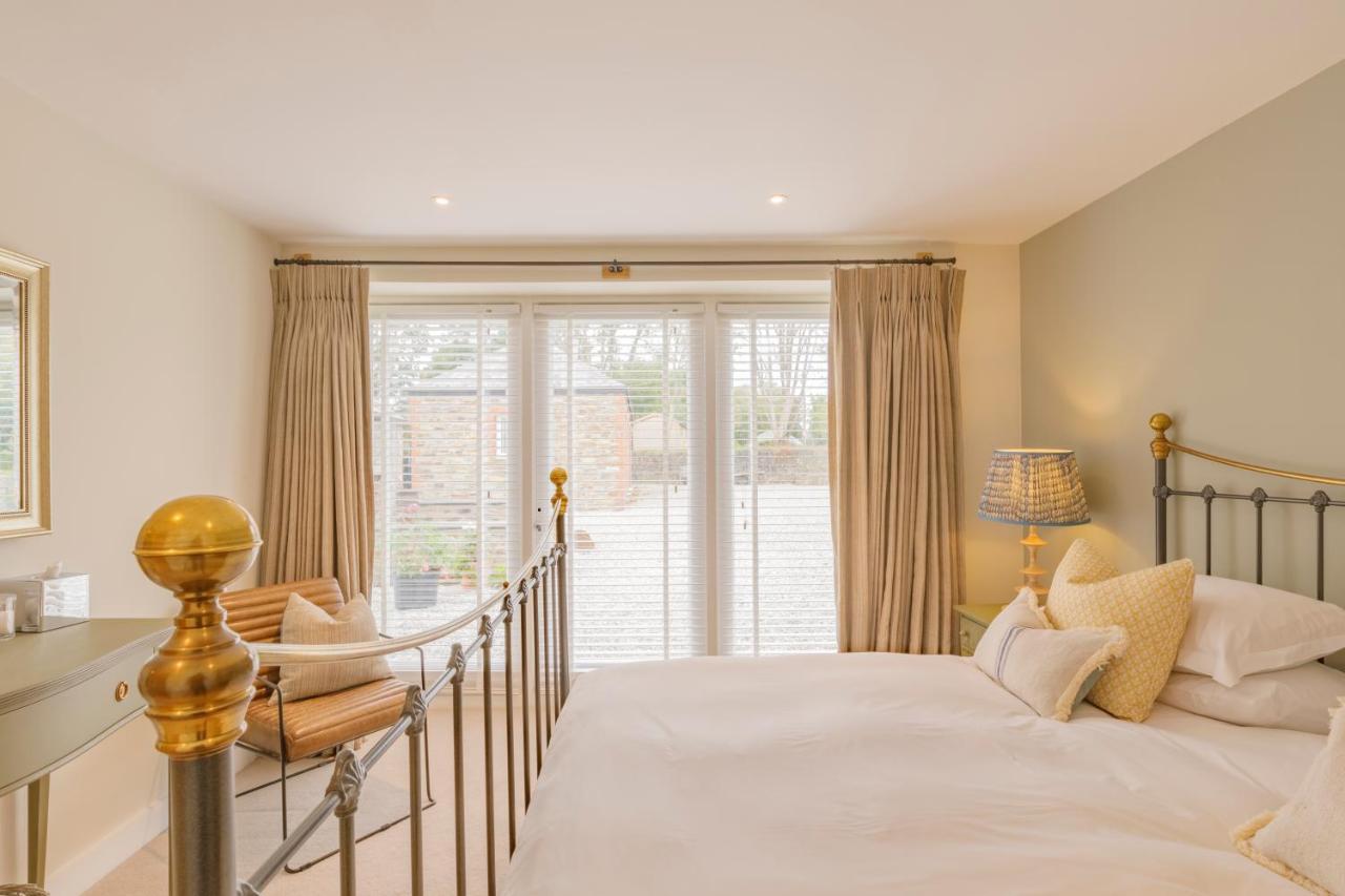 Bed and Breakfast Trewornan Manor Уэйдбридж Экстерьер фото