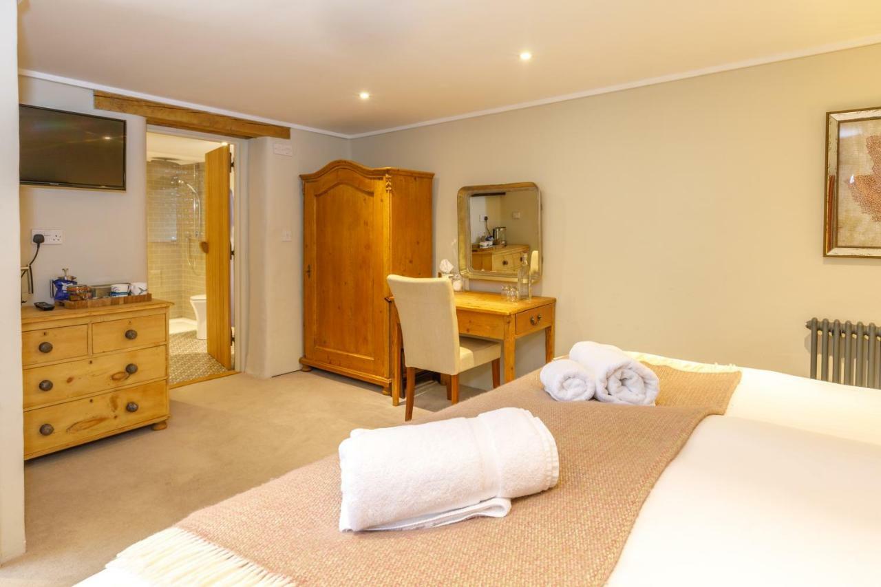 Bed and Breakfast Trewornan Manor Уэйдбридж Экстерьер фото